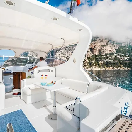 Rent Raffaelli40 In Botel *