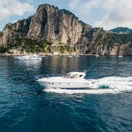 Botel Rent Raffaelli40 In *