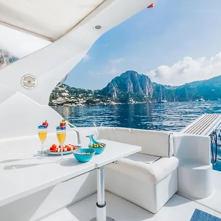 Rent Raffaelli40 In Botel Capri